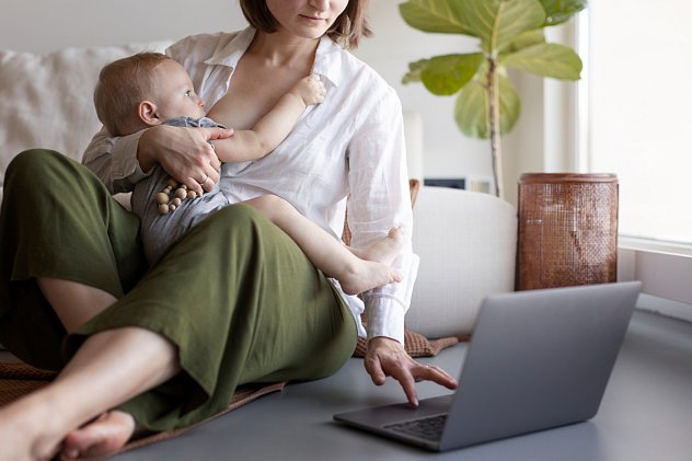 Mothers and fathers on maternity leave